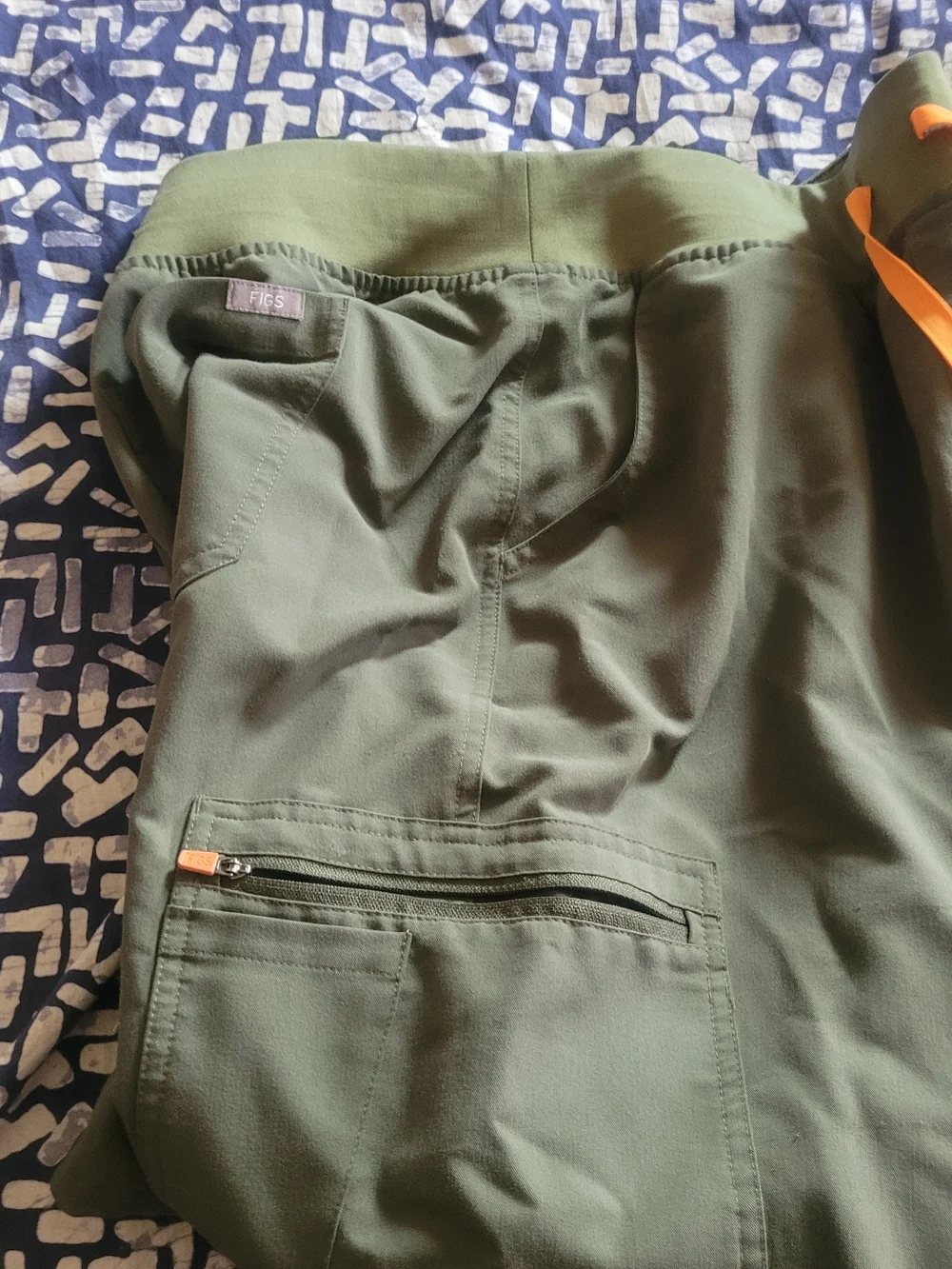 FIGS Men’s Olive Green Performance Pants, Large/tall